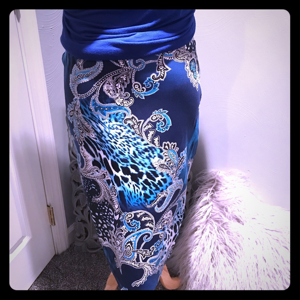 Thalia Sodi scuba skirt
